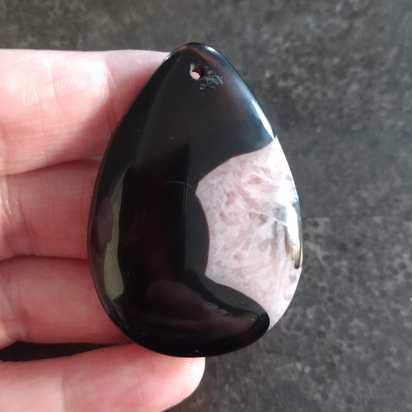 Black And Pink Druzy Agate Teardrop Pendant Gemstone - Picture 1 of 2